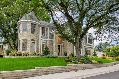 Photo of 798 Highview Avenue, Glen Ellyn, IL 60137 (MLS # 12731369)