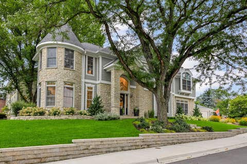 Photo of 798 Highview Avenue, Glen Ellyn, IL 60137 (MLS # 12731369)