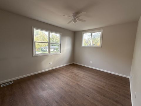 Tiny photo for 901 Gael Drive #B, Joliet, IL 60435 (MLS # 12508054)