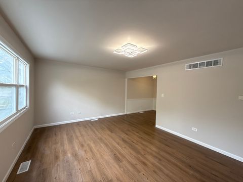 Tiny photo for 901 Gael Drive #B, Joliet, IL 60435 (MLS # 12508054)