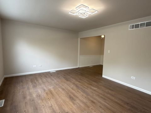 Tiny photo for 901 Gael Drive #B, Joliet, IL 60435 (MLS # 12508054)