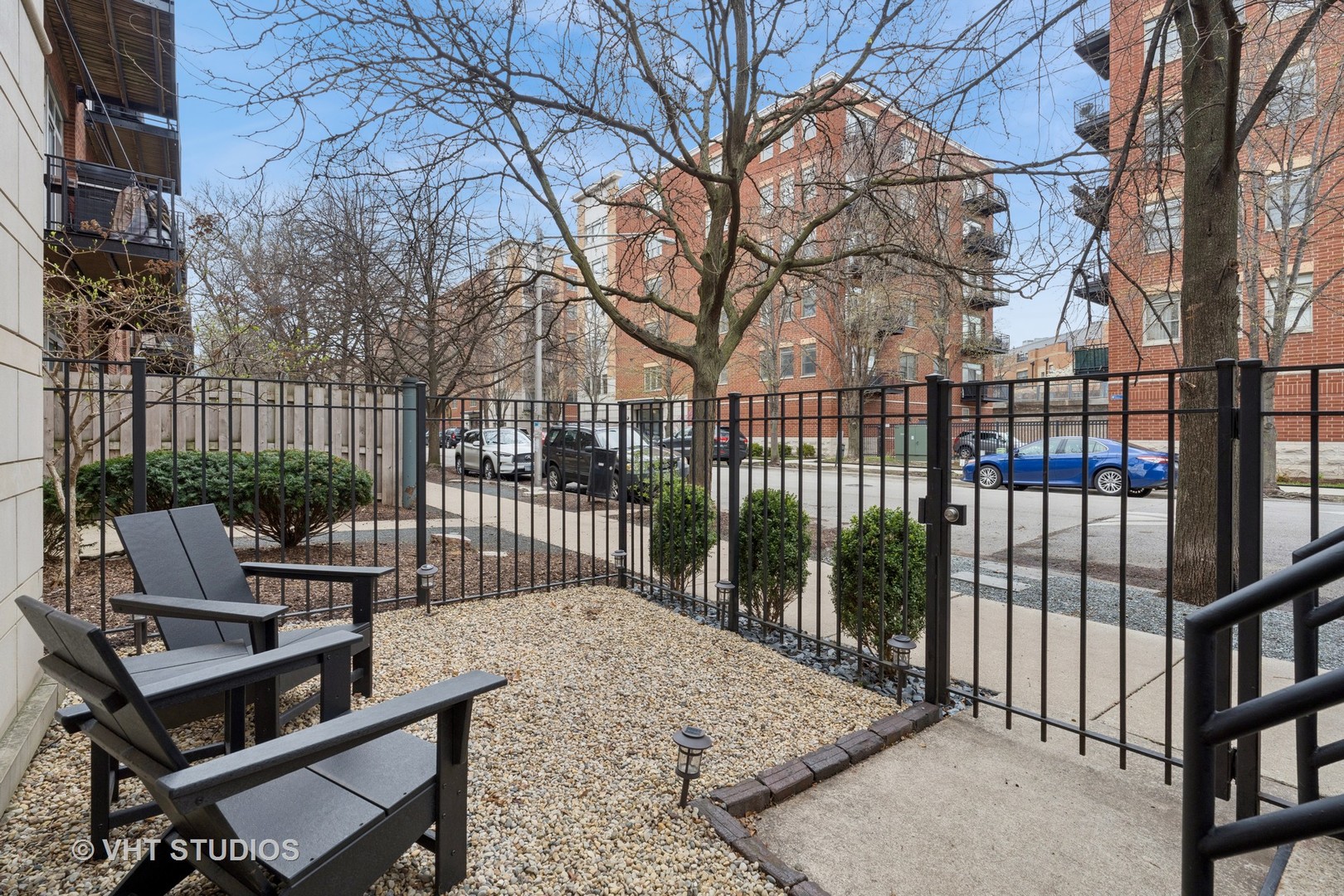 2261 W Saint Paul Avenue