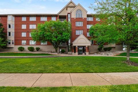 Condominium in Munster IN 8445 Manor Avenue.jpg