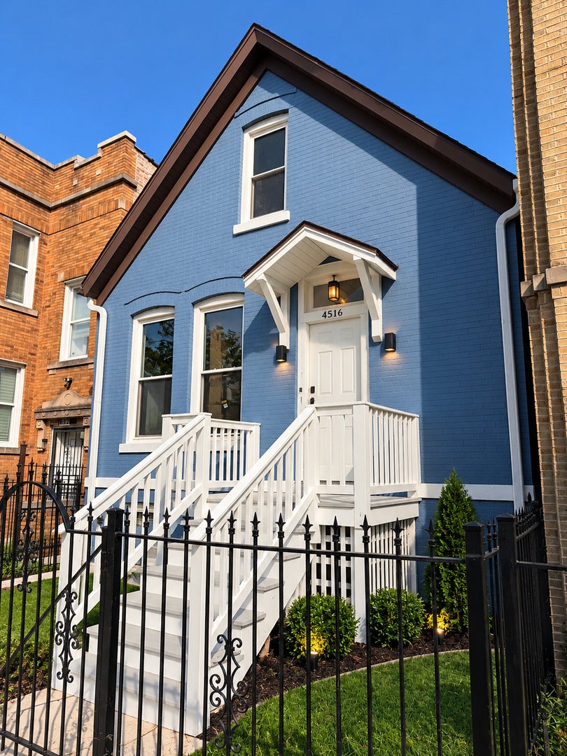 4516 W Van Buren Street
