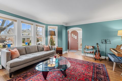 Tiny photo for 6714 N Ionia Avenue, Chicago, IL 60646 (MLS # 12615995)