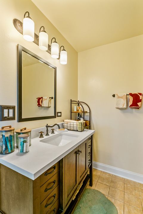 Tiny photo for 6714 N Ionia Avenue, Chicago, IL 60646 (MLS # 12615995)