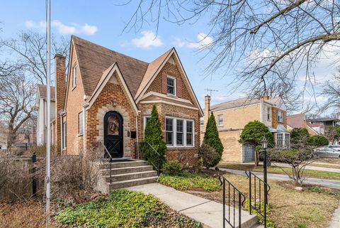 Photo of 6714 N Ionia Avenue, Chicago, IL 60646 (MLS # 12615995)