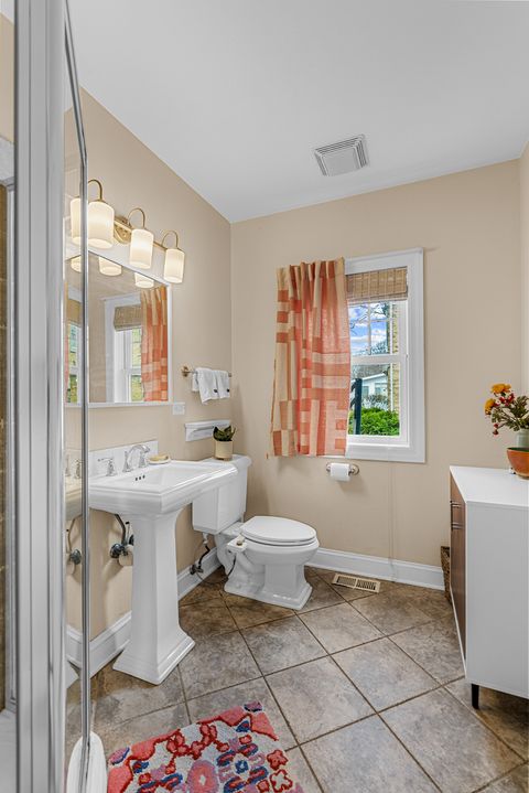 Tiny photo for 6714 N Ionia Avenue, Chicago, IL 60646 (MLS # 12615995)