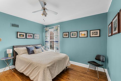 Tiny photo for 6714 N Ionia Avenue, Chicago, IL 60646 (MLS # 12615995)