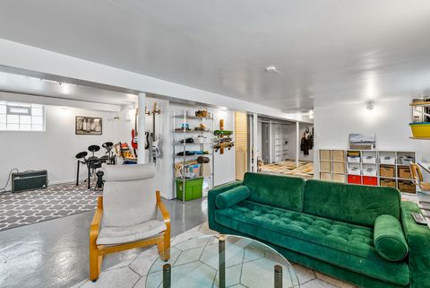 Tiny photo for 6714 N Ionia Avenue, Chicago, IL 60646 (MLS # 12615995)