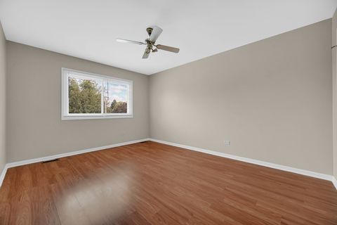 Tiny photo for 207 N Canyon Drive, Bolingbrook, IL 60490 (MLS # 12457315)