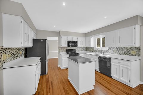 Tiny photo for 207 N Canyon Drive, Bolingbrook, IL 60490 (MLS # 12457315)