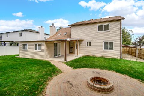 Tiny photo for 207 N Canyon Drive, Bolingbrook, IL 60490 (MLS # 12457315)