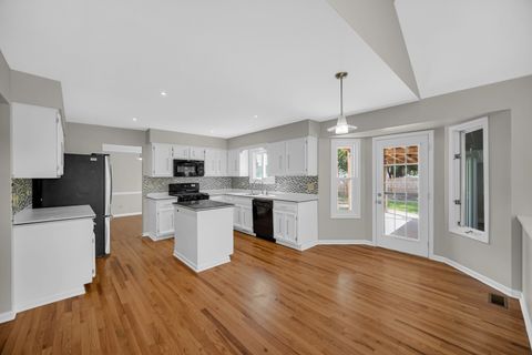 Tiny photo for 207 N Canyon Drive, Bolingbrook, IL 60490 (MLS # 12457315)