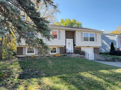 Photo of 533 Surryse Road, Lake Zurich, IL 60047 (MLS # 12260403)