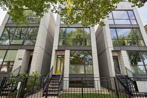 Photo of 2532 N Linden Place #1, Chicago, IL 60647 (MLS # 12484960)