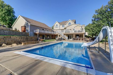 Tiny photo for 539 34TH Avenue N, Clinton, IA 52732 (MLS # QC4259227)