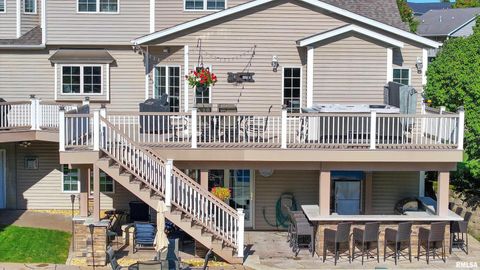 Tiny photo for 539 34TH Avenue N, Clinton, IA 52732 (MLS # QC4259227)