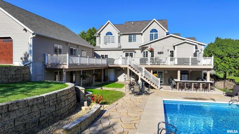 Tiny photo for 539 34TH Avenue N, Clinton, IA 52732 (MLS # QC4259227)