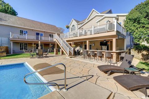 Tiny photo for 539 34TH Avenue N, Clinton, IA 52732 (MLS # QC4259227)