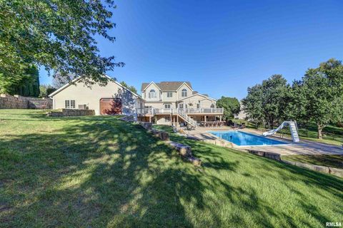 Tiny photo for 539 34TH Avenue N, Clinton, IA 52732 (MLS # QC4259227)