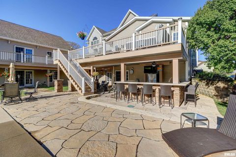 Tiny photo for 539 34TH Avenue N, Clinton, IA 52732 (MLS # QC4259227)