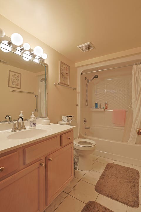 Tiny photo for 9510 S KOLMAR Avenue #212, Oak Lawn, IL 60453 (MLS # 12726921)