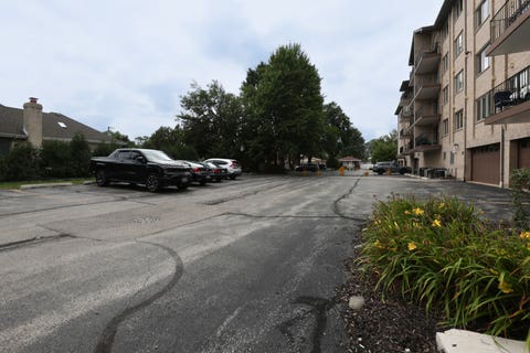 Tiny photo for 9510 S KOLMAR Avenue #212, Oak Lawn, IL 60453 (MLS # 12726921)