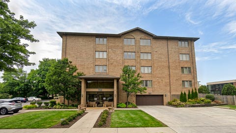 Photo of 9510 S KOLMAR Avenue #212, Oak Lawn, IL 60453 (MLS # 12726921)