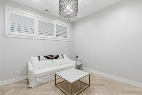 Tiny photo for 850 W Lill Avenue #1, Chicago, IL 60614 (MLS # 12549046)