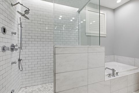 Tiny photo for 850 W Lill Avenue #1, Chicago, IL 60614 (MLS # 12549046)