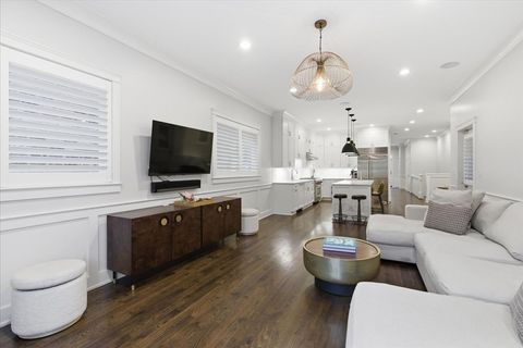 Tiny photo for 850 W Lill Avenue #1, Chicago, IL 60614 (MLS # 12549046)