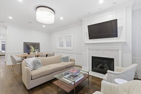 Tiny photo for 850 W Lill Avenue #1, Chicago, IL 60614 (MLS # 12549046)