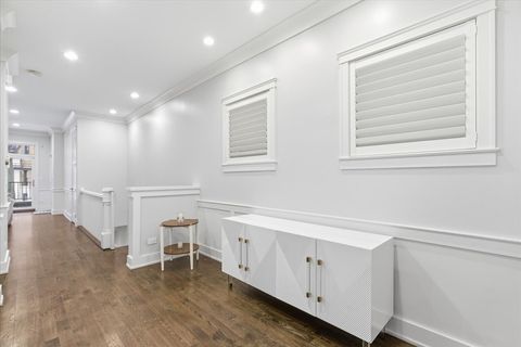 Tiny photo for 850 W Lill Avenue #1, Chicago, IL 60614 (MLS # 12549046)