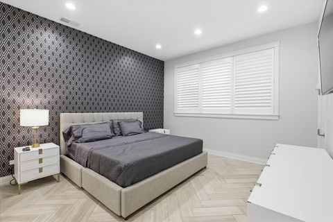 Tiny photo for 850 W Lill Avenue #1, Chicago, IL 60614 (MLS # 12549046)