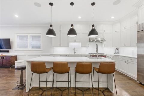 Tiny photo for 850 W Lill Avenue #1, Chicago, IL 60614 (MLS # 12549046)