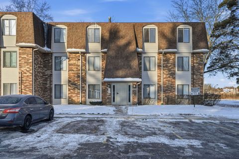 209 W Court of Shorewood 3A Vernon Hills IL 60061