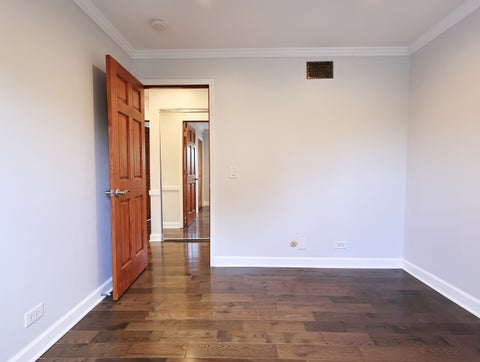 Tiny photo for 38 The Court of Greenway, Northbrook, IL 60062 (MLS # 12737055)