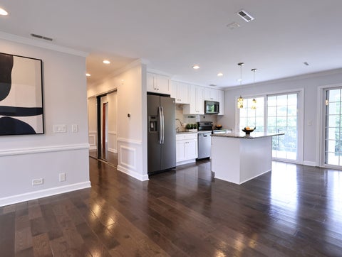 Tiny photo for 38 The Court of Greenway, Northbrook, IL 60062 (MLS # 12737055)