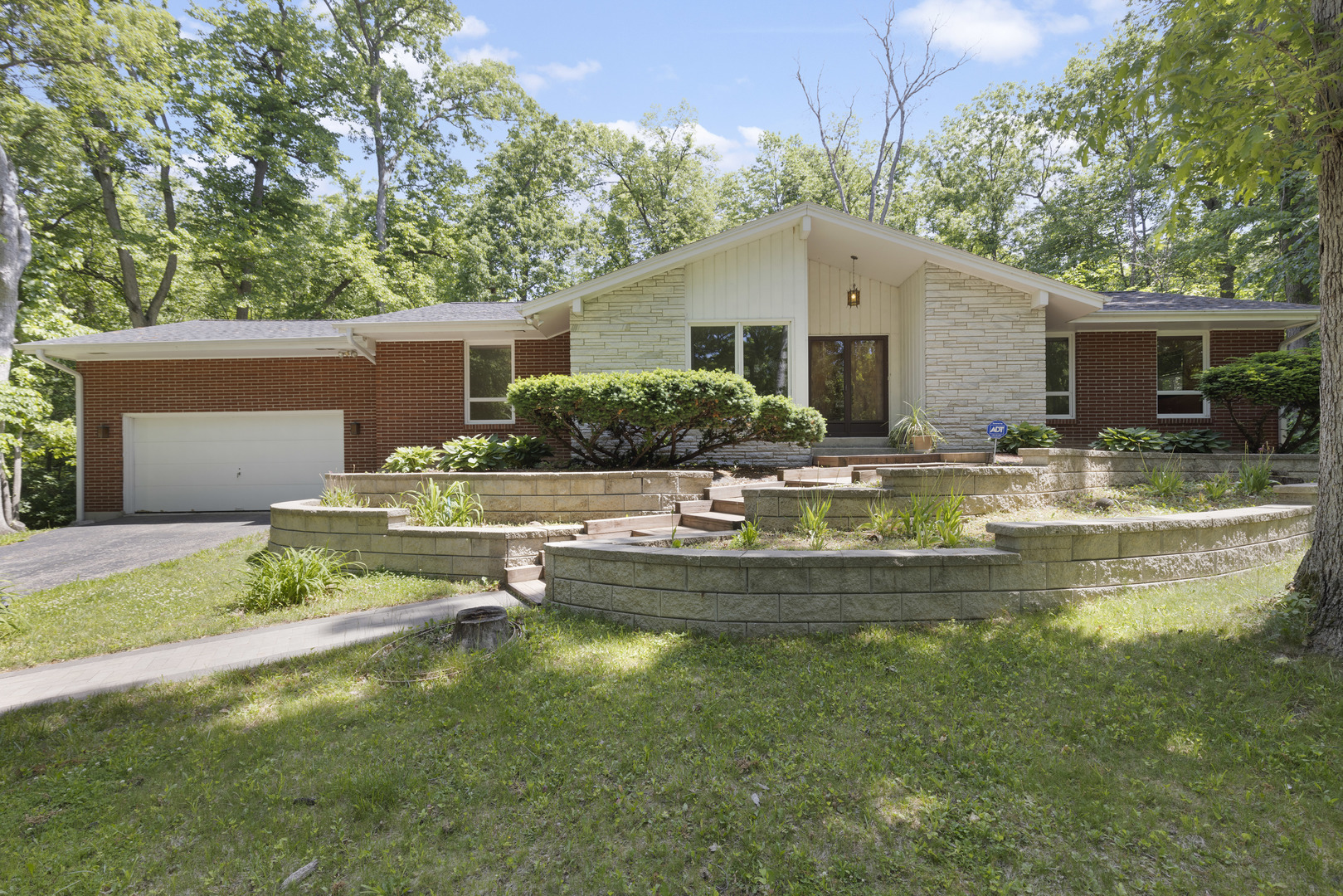Properties 1 822 LAKEWOOD