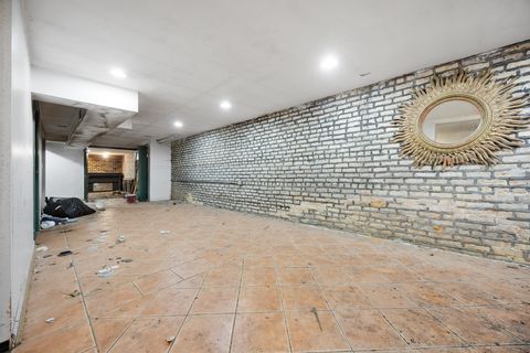 Tiny photo for 3143 S Giles Avenue, Chicago, IL 60616 (MLS # 12591764)