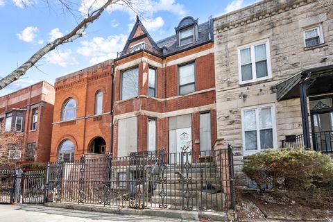 3143 S Giles Avenue Chicago IL 60616