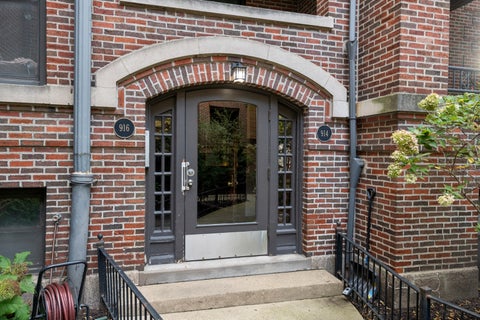 Tiny photo for 914 W Schubert Avenue #1, Chicago, IL 60614 (MLS # 12786715)
