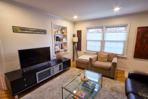 Tiny photo for 5955 N Keating Avenue, Chicago, IL 60646 (MLS # 12497958)
