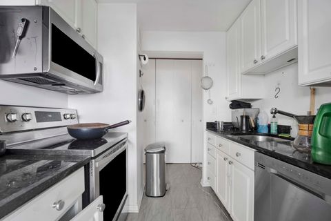 Tiny photo for 1355 N Sandburg Terrace #2306D, Chicago, IL 60610 (MLS # 12573891)
