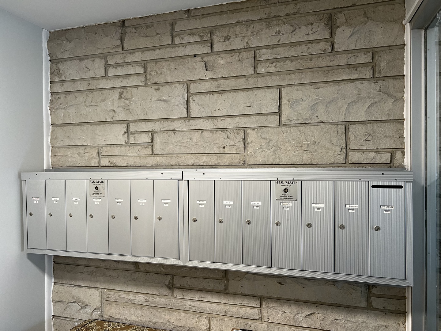 2700 E BEL AIRE Drive 104