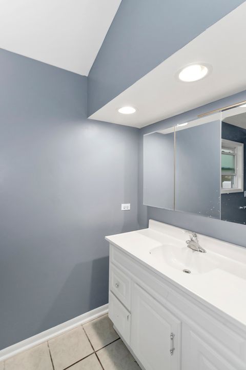 Tiny photo for Schaumburg, IL 60194 (MLS # 12653316)