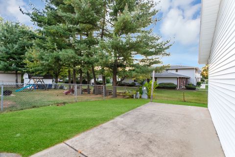 Tiny photo for Schaumburg, IL 60194 (MLS # 12653316)
