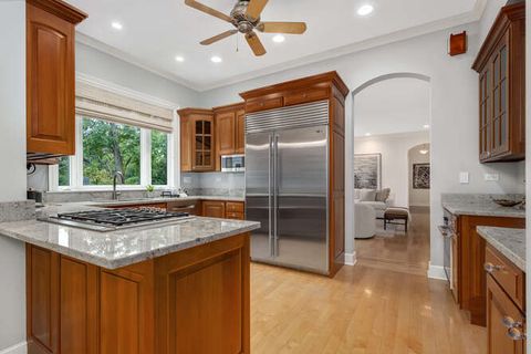 Tiny photo for 11361 W Plainfield Road, Indian Head Park, IL 60525 (MLS # 12508005)