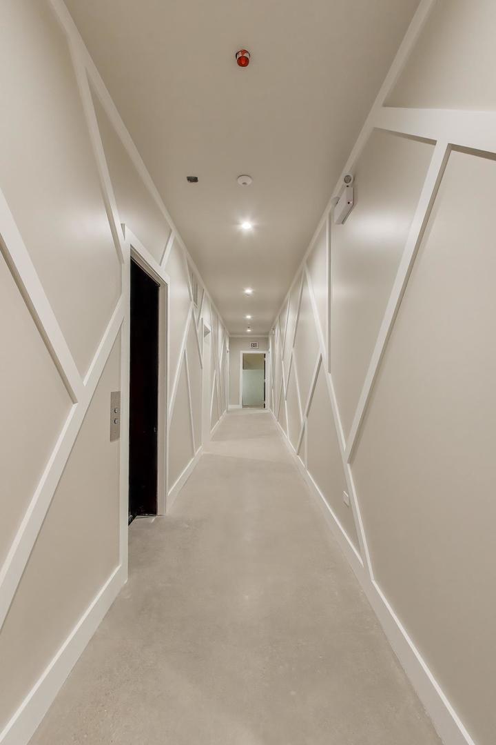 1317 N Western Avenue 202